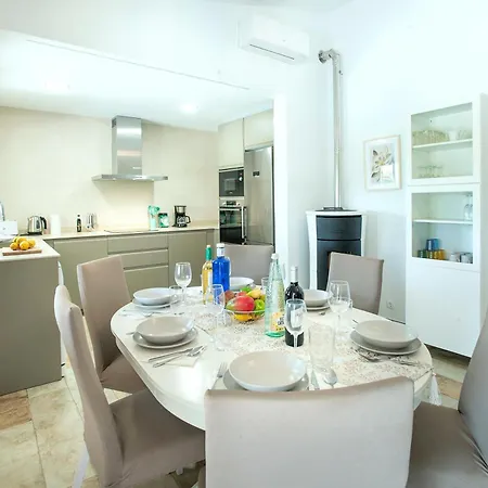 Owl Madrave - Family And Friends Villa *